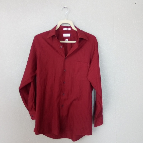 Van Heusen Red Button-Up Shirt ( Box BR ) - Picture 1 of 3